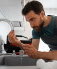 Jak opravit kapající kohoutek bez instalatéra? Ušetřete vodu i peníze